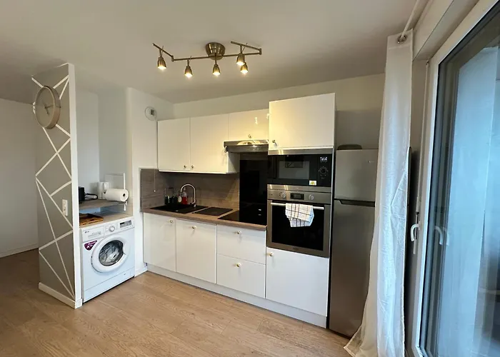 Agreable 3 Pieces Avec Parking Proche Gare Et Paris By Immo Kit Bnb