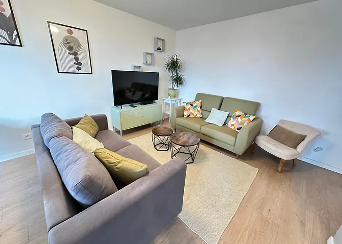Agreable 3 Pieces Avec Parking Proche Gare Et Paris By Immo Kit Bnb
